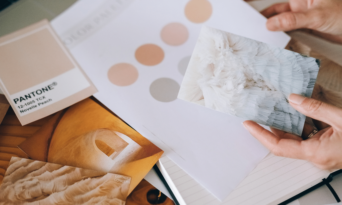 How to design makeup packaging by selecting colors for your brand identity.